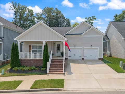 132 Daniel St
