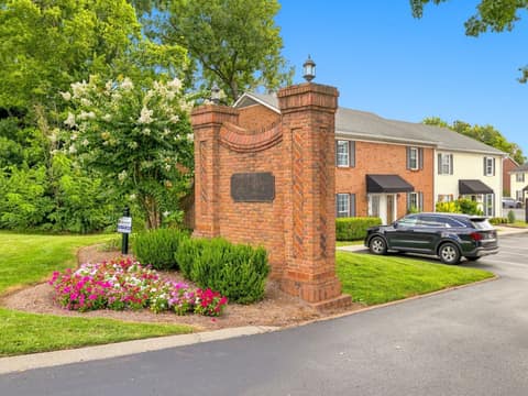 200 N Royal Oaks Blvd