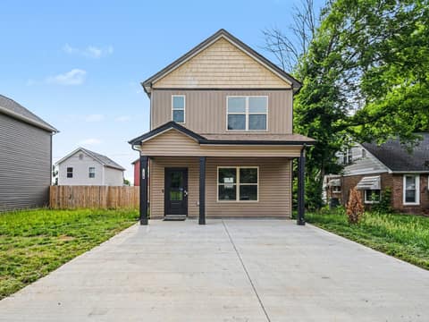 109 B Adkins St